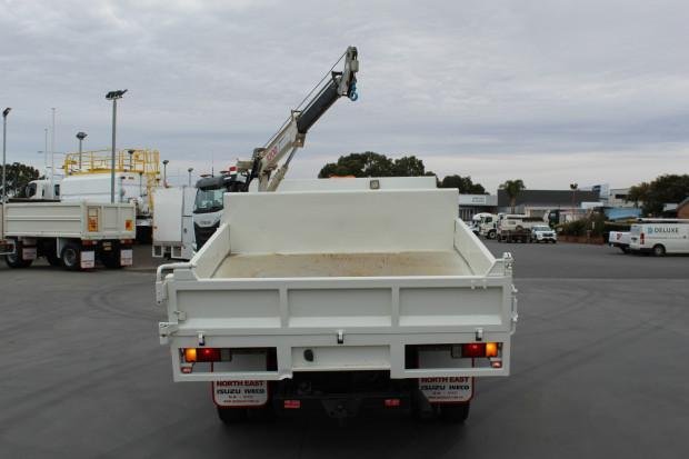2011 Isuzu Npr300