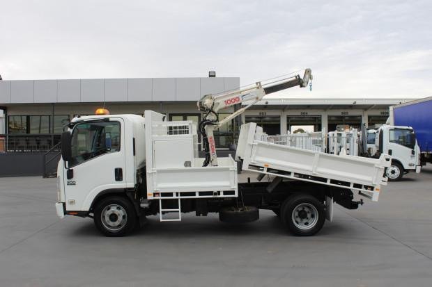 2011 Isuzu Npr300
