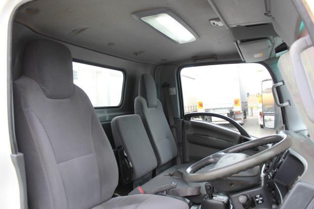 2011 Isuzu Npr300