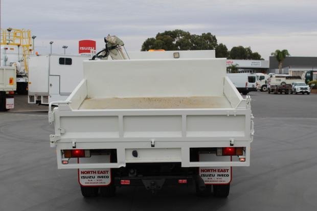 2011 Isuzu Npr300