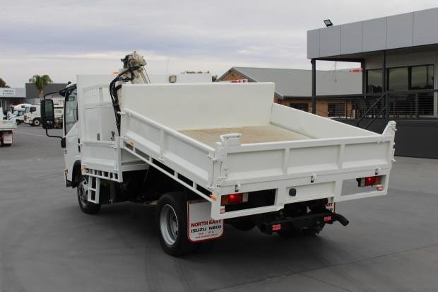 2011 Isuzu Npr300