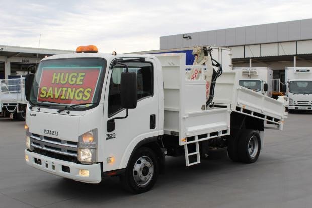 2011 Isuzu Npr300