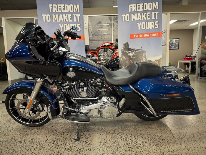 2022 Harley-Davidson Road Glide Special 114 (FLTRXS) Touring Black