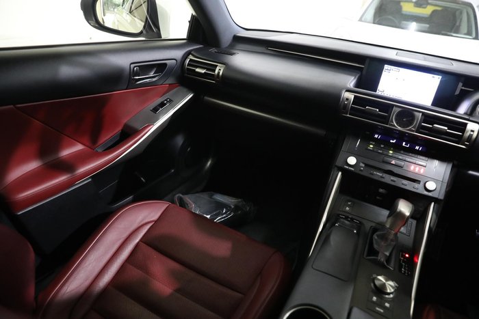 2014 Lexus IS 300h F Sport AVE30R White Pearl