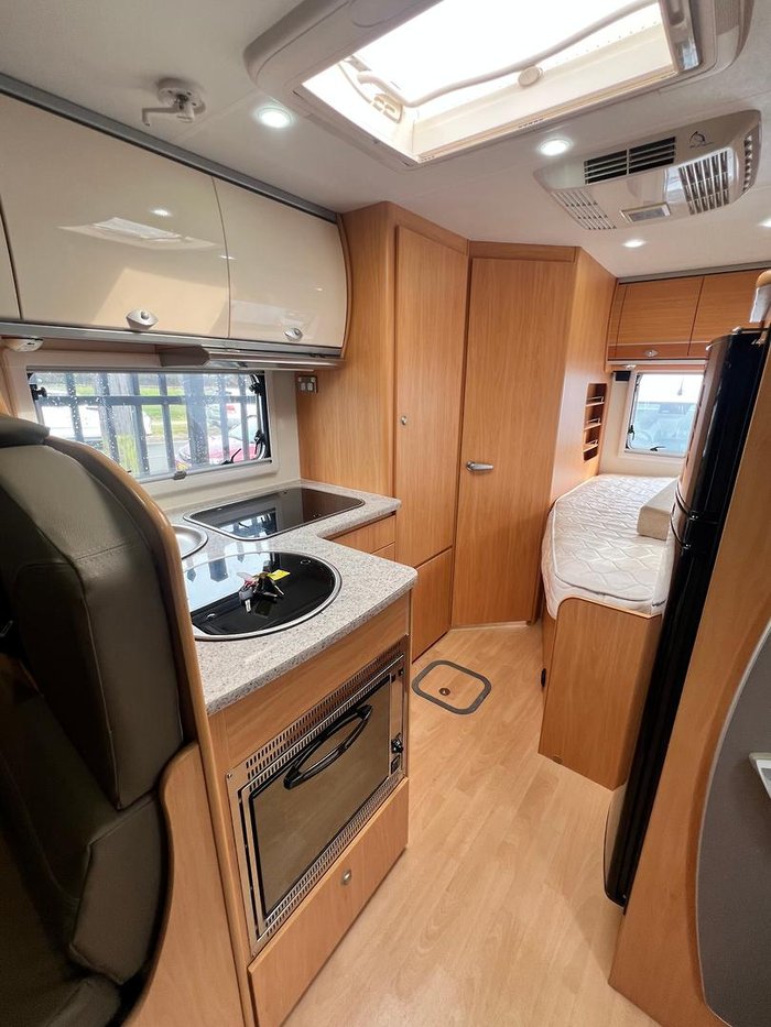 2015 Avan Ovation