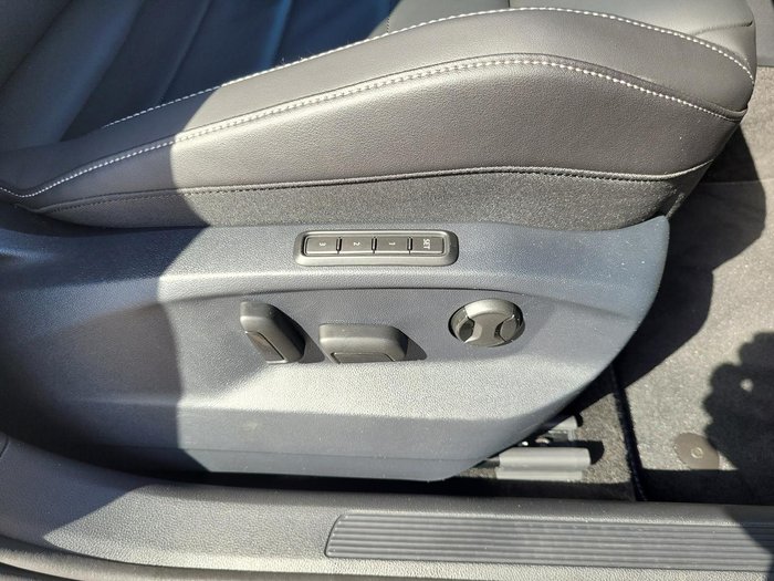 2025 Volkswagen T-Roc 140TSI R-Line