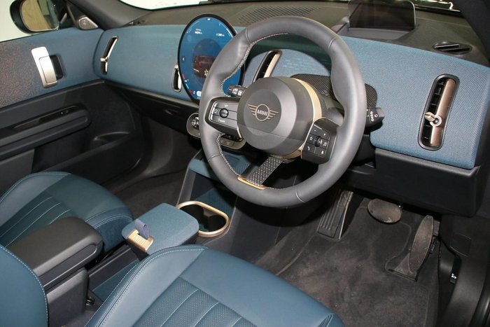 2024 MINI Countryman S Favoured