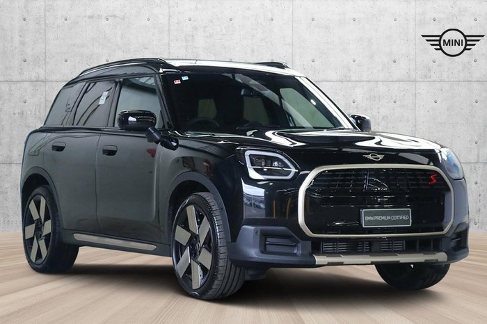 2024 MINI Countryman S Favoured