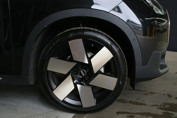 2024 MINI Countryman S Favoured