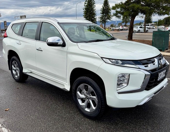2025 Mitsubishi Pajero Sport GLX