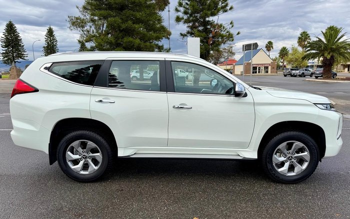 2025 Mitsubishi Pajero Sport GLX