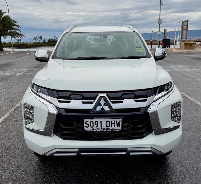 2025 Mitsubishi Pajero Sport GLX