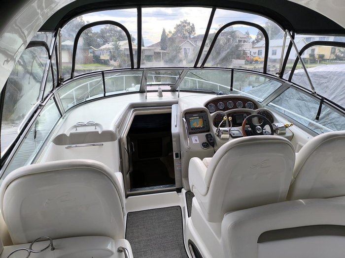 2006 Sea Ray 375 Sundancer