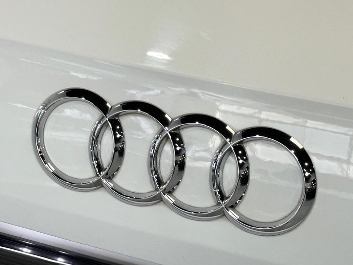 2019 Audi Q2 35 TFSI design GA MY20 Glacier White