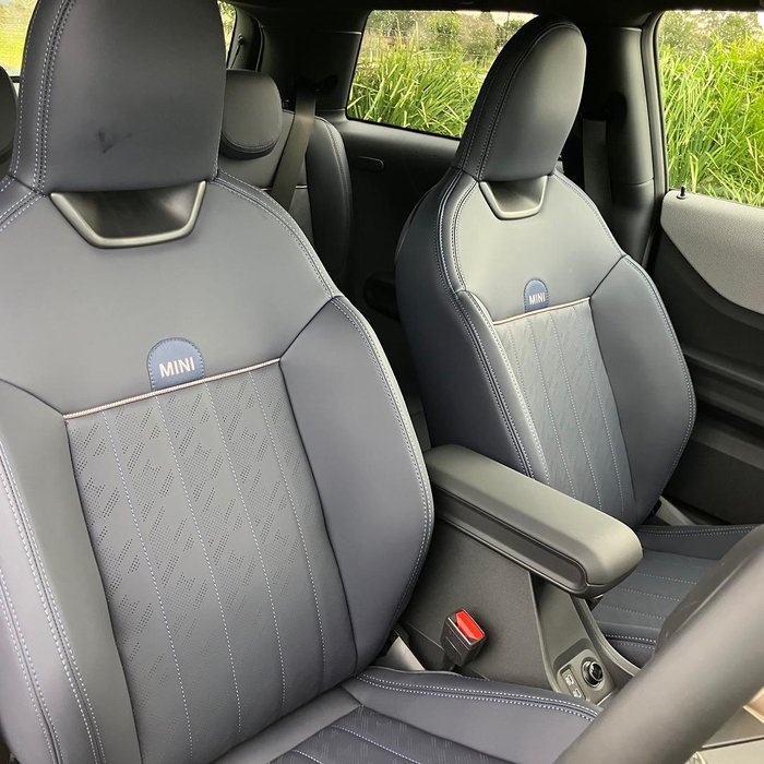 2025 MINI Cooper S Favoured