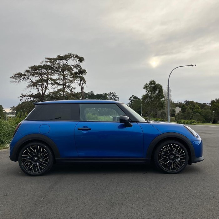 2025 MINI Cooper S Favoured
