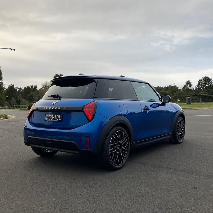 2025 MINI Cooper S Favoured