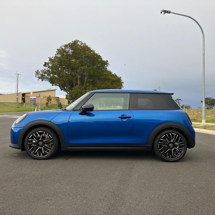 2025 MINI Cooper S Favoured