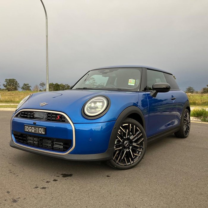 2025 MINI Cooper S Favoured