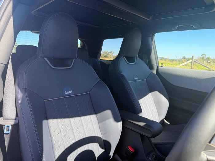 2025 MINI Cooper S Favoured