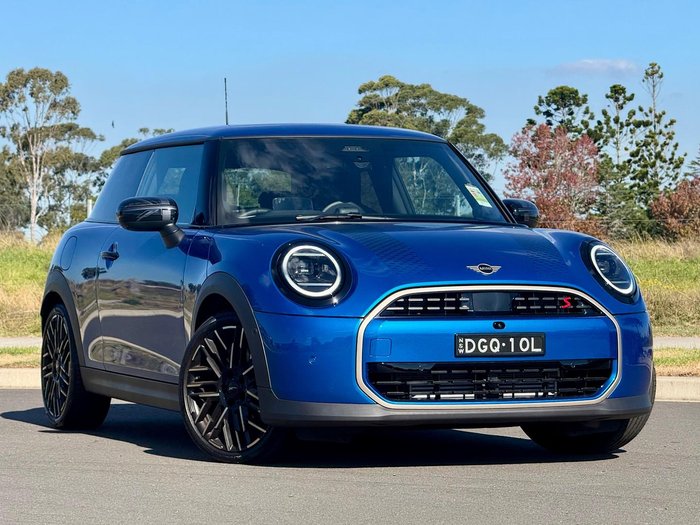 2025 MINI Cooper S Favoured