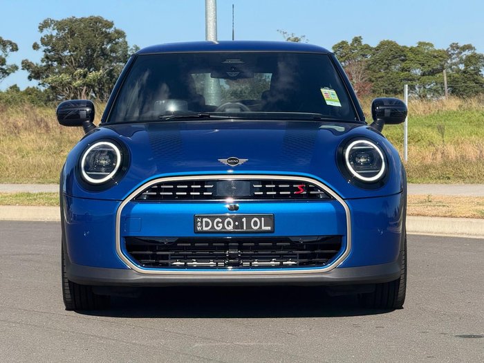 2025 MINI Cooper S Favoured