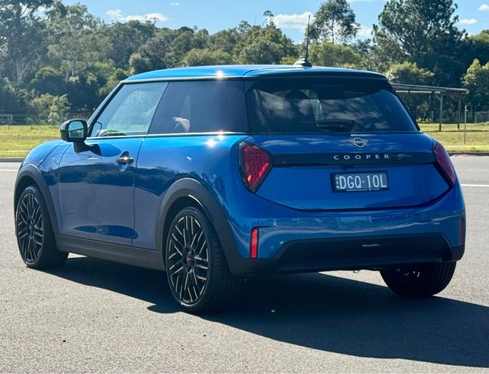 2025 MINI Cooper S Favoured
