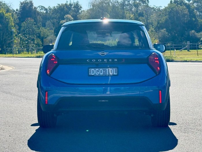 2025 MINI Cooper S Favoured