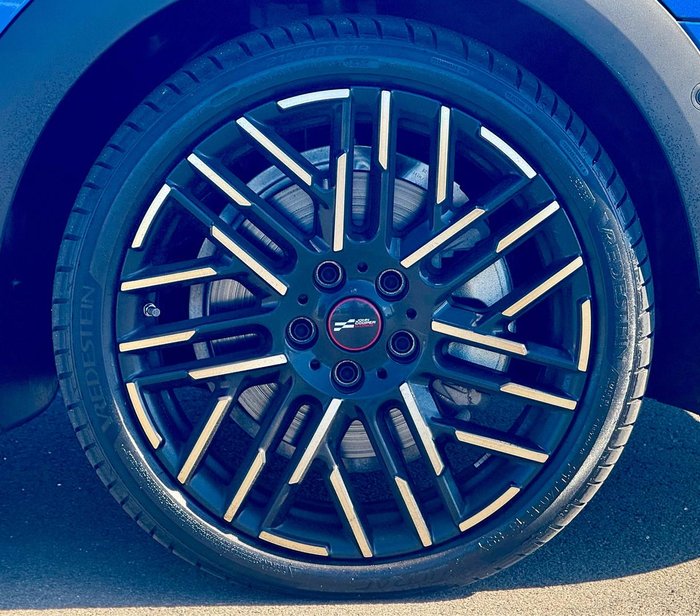 2025 MINI Cooper S Favoured