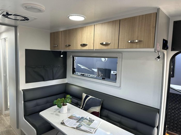 2025 Supreme 2160_C_K2e13b_T Sunray 21'6 2 Bunk