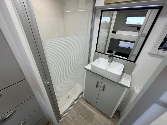 2025 Supreme 2160_C_K2e13b_T Sunray 21'6 2 Bunk