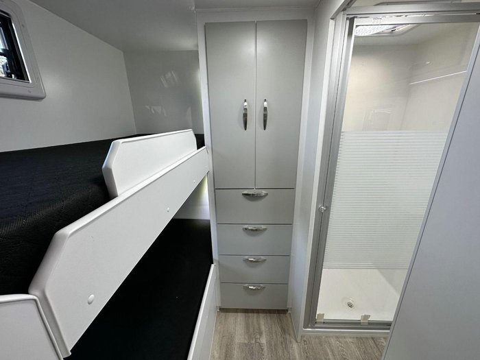 2025 Supreme 2160_C_K2e13b_T Sunray 21'6 2 Bunk