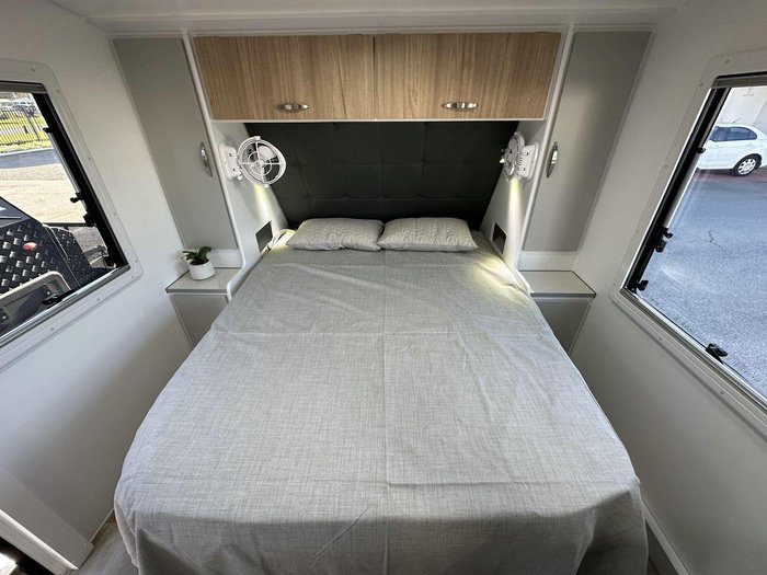 2025 Supreme 2160_C_K2e13b_T Sunray 21'6 2 Bunk