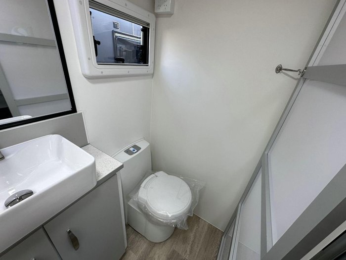 2025 Supreme 2160_C_K2e13b_T Sunray 21'6 2 Bunk