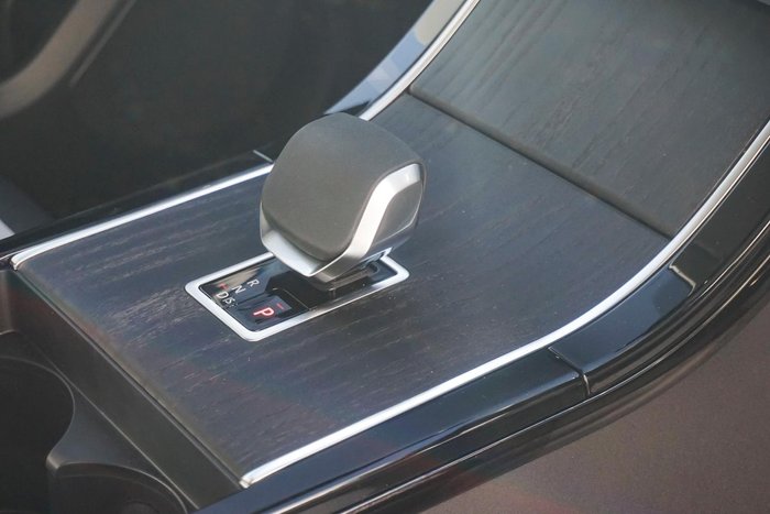 2024 Land Rover Range Rover Velar P400 Dynamic HSE