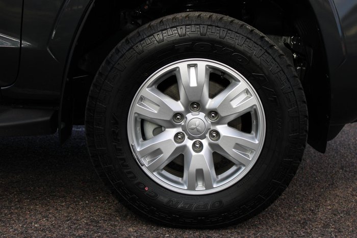 2025 Mitsubishi Triton GLX+