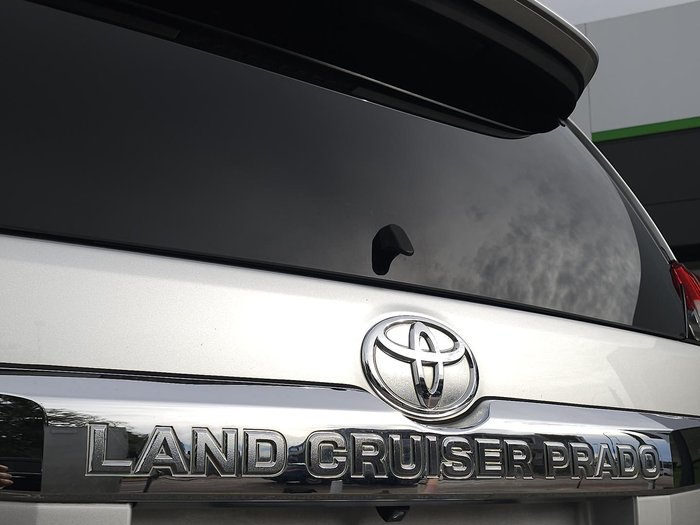 2015 Toyota Landcruiser Prado Altitude KDJ150R MY14 4X4 Dual Range Silver Pearl