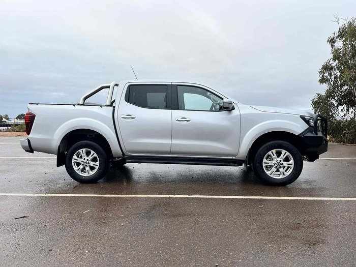 2024 Nissan Navara ST