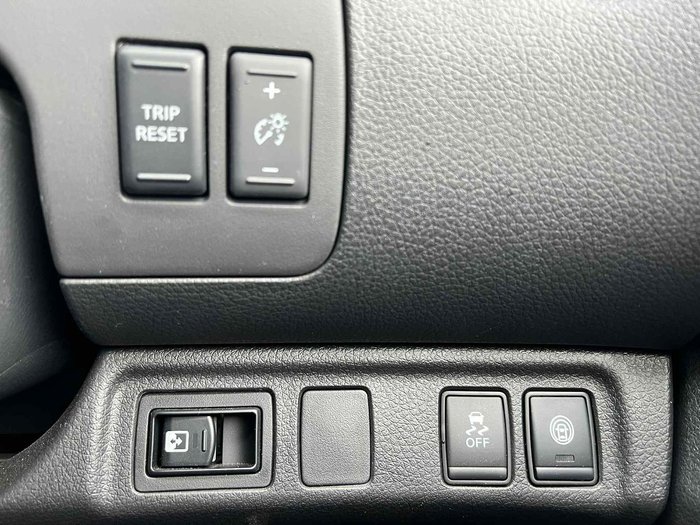 2024 Nissan Navara ST