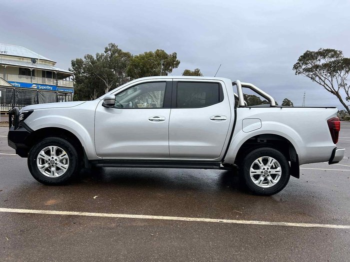 2024 Nissan Navara ST