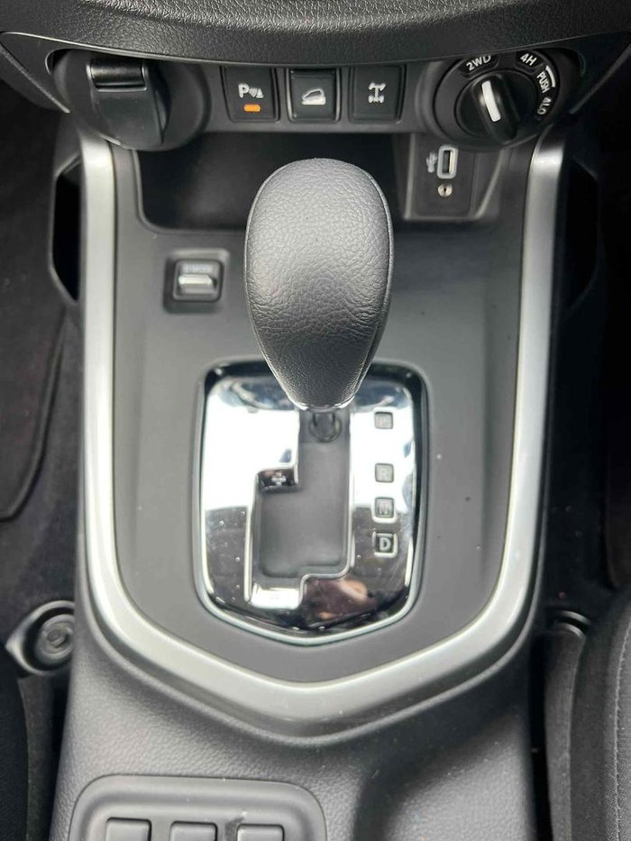 2024 Nissan Navara ST