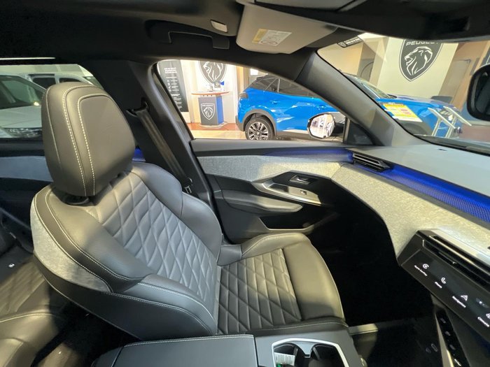 2025 Peugeot 5008 GT Premium Hybrid