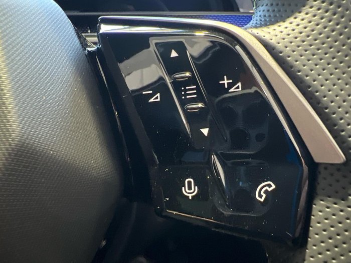 2025 Peugeot 5008 GT Premium Hybrid