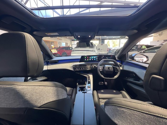 2025 Peugeot 5008 GT Premium Hybrid