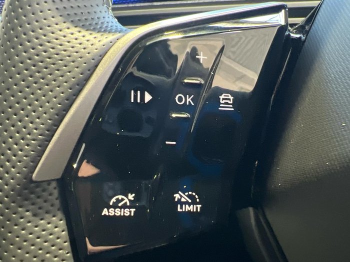 2025 Peugeot 5008 GT Premium Hybrid