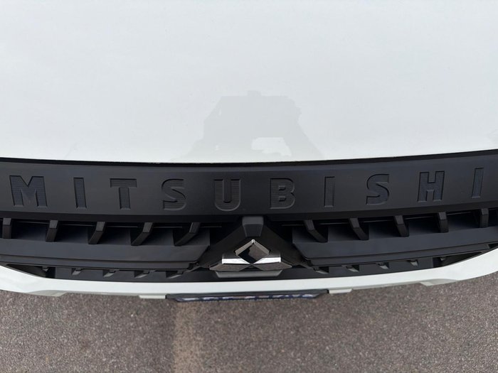 2025 Mitsubishi Triton GLX-R