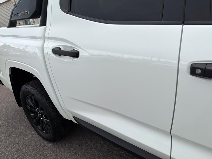 2025 Mitsubishi Triton GLX-R