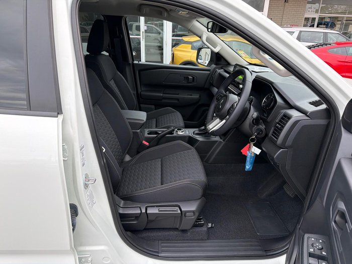 2025 Mitsubishi Triton GLX-R