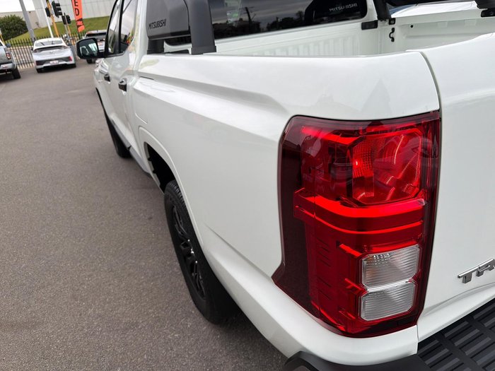 2025 Mitsubishi Triton GLX-R