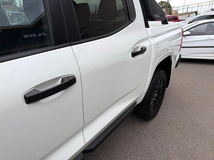 2025 Mitsubishi Triton GLX-R